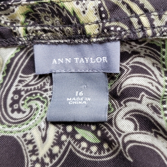 Ann Taylor Women's Paisley Silk  Blouse Brown Green Button Front Ruffle Size 16 - Picture 7 of 12